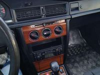 Usata Mercedes 190 122 CV (89 kW) 1992 Berlina