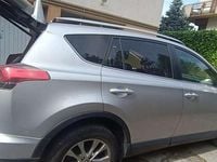 Begagnad Toyota RAV4 Hybrid Lounge 155 HK (114 kW) 2016 Silver SUV