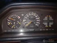 Usata Mercedes E300 220 CV (161 kW) 1990 Nero Berlina