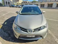 Usata Toyota Auris Hybrid Lounge 99 CV (72 kW) 2014 Argento Berlina