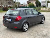 Usata Kia Ceed EX 109 CV (80 kW) 2008 Grigio Utilitaria