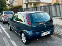 Usata Opel Corsa 80 CV (58 kW) 2006 Bluazzurro Utilitaria