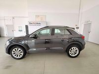 Usata VW T-Roc Life 116 CV (85 kW) 2023 Deep black SUV