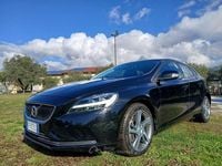 Usata Volvo V40 120 CV (88 kW) 2018 Nero Berlina