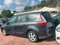 Usata Renault Scénic Dynamique 110 CV (80 kW) 2010 Grigio Monovolume