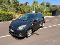 Usata Renault Twingo Dynamique 75 CV (55 kW) 2010 Nero Utilitaria
