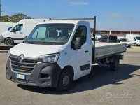 Usata Renault Master 145 CV (106 kW) 2023 Grigio Monovolume