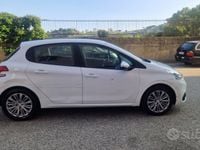 Usata Peugeot 208 82 CV (60 kW) 2016 Bianco Utilitaria