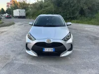 Usata Toyota Yaris Hybrid Trend 92 CV (67 kW) 2025 Argento Berlina
