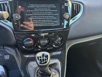 Usata Lancia Ypsilon Gold 69 CV (50 kW) 2023 Grigio Utilitaria
