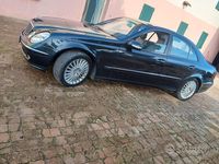 Usata Mercedes E270 177 CV (130 kW) 2002 Blu Berlina