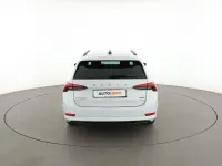 Usata Skoda Octavia Executive 131 CV (96 kW) 2021 Bianco Station wagon