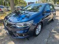 Usata Renault Mégane IV Intens 110 CV (80 kW) 2019 Bluazzurro Berlina