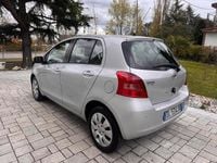 Usata Toyota Yaris Sol 69 CV (50 kW) 2007 Grigio Utilitaria