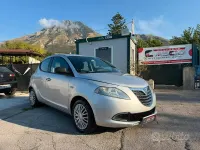 Usata Lancia Ypsilon Silver 69 CV (50 kW) 2015 Grigio Utilitaria