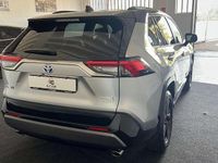 Usata Toyota RAV4 Hybrid Style 178 CV (130 kW) 2019 Argento SUV
