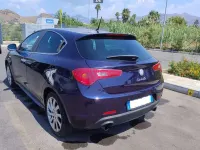Usata Alfa Romeo Giulietta Distinctive 140 CV (102 kW) 2011 Blu/azzurro Utilitaria