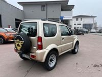 Usata Suzuki Jimny 85 CV (62 kW) 2010 Grigio SUV