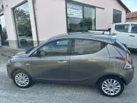 Usata Lancia Ypsilon Silver 69 CV (50 kW) 2016 Grigio Utilitaria