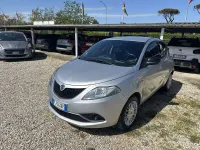 Usata Lancia Ypsilon Gold 95 CV (69 kW) 2017 Argento Utilitaria