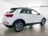 Usata VW T-Roc Style 110 CV (80 kW) 2023 Pure white nero SUV