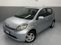 Usata Daihatsu Sirion 91 CV (66 kW) 2006 Argento Utilitaria