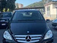 Usata Mercedes B180 Premium 109 CV (80 kW) 2011 Nero Utilitaria