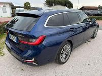 Usata BMW 320 Luxury Line 190 CV (139 kW) 2020 Blu/azzurro Station wagon