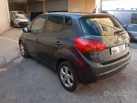 Usata Kia Venga 90 CV (66 kW) 2012 Nero Utilitaria