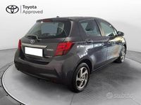 Usata Toyota Yaris Hybrid Active 101 CV (74 kW) 2016 Grigio Berlina