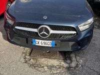 Usata Mercedes 180 90 CV (66 kW) 2022 Blu/azzurro Berlina
