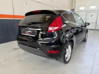 Usado Ford Fiesta 82 HP (60 kW) 2013 Preto Citadino