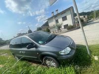 Usata Chrysler Voyager 150 CV (110 kW) 2006 Grigio Monovolume