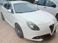 Usata Alfa Romeo Giulietta Quadrifoglio Verde 235 CV (172 kW) 2010 Bianco Utilitaria