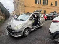 Usata Peugeot 1007 68 CV (50 kW) 2006 Grigio Monovolume