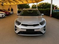 Käytetty Kia Stonic GT-Line 101 HP (74 kW) 2022 Hopea Katumaasturi