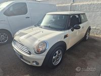 Usata Mini Cooper 95 CV (69 kW) 2008 Beige Utilitaria