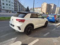 Usata VW T-Roc R-line 150 CV (110 kW) 2024 Pure white  tetto nero SUV