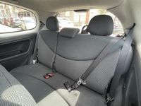 Usata Toyota Yaris Sol 87 CV (63 kW) 2004 Nero Utilitaria
