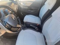 Usata Renault Captur 90 CV (66 kW) 2013 Nero SUV
