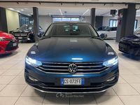Usata VW Passat Executive 150 CV (110 kW) 2024 Blu Station wagon