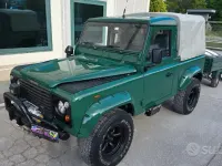 Usata Land Rover Defender 122 CV (89 kW) 2003 Verde Pick-up