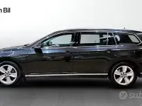 Usata VW Passat 150 CV (110 kW) 2023 Grigio Station wagon