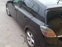 Usata Opel Astra 125 CV (91 kW) 2008 Nero Berlina