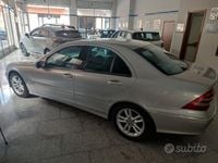 Usata Mercedes C200 Avantgarde 163 CV (119 kW) 2003 Argento Berlina