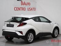 Usata Toyota C-HR Active 122 CV (89 kW) 2020 Bianco SUV