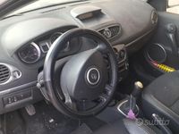 Usata Renault Clio II 85 CV (62 kW) 2007 Grigio Berlina