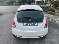 Usata Lancia Ypsilon Gold 69 CV (50 kW) 2018 Bianco Utilitaria