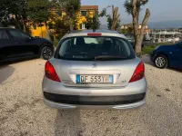 Usata Peugeot 207 73 CV (53 kW) 2007 Argento Berlina