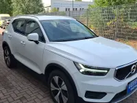 Usata Volvo XC40 Momentum 129 CV (94 kW) 2021 Pearl white SUV